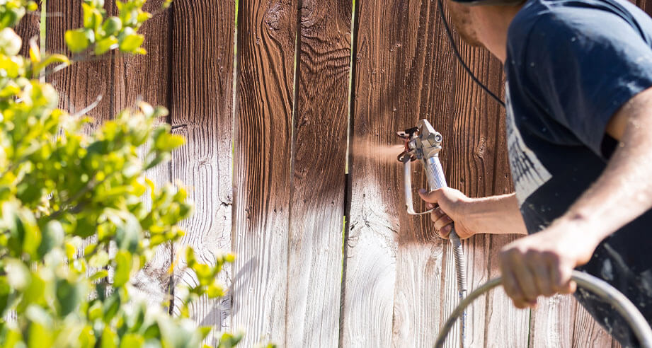 deck-and-fence-fence-painting